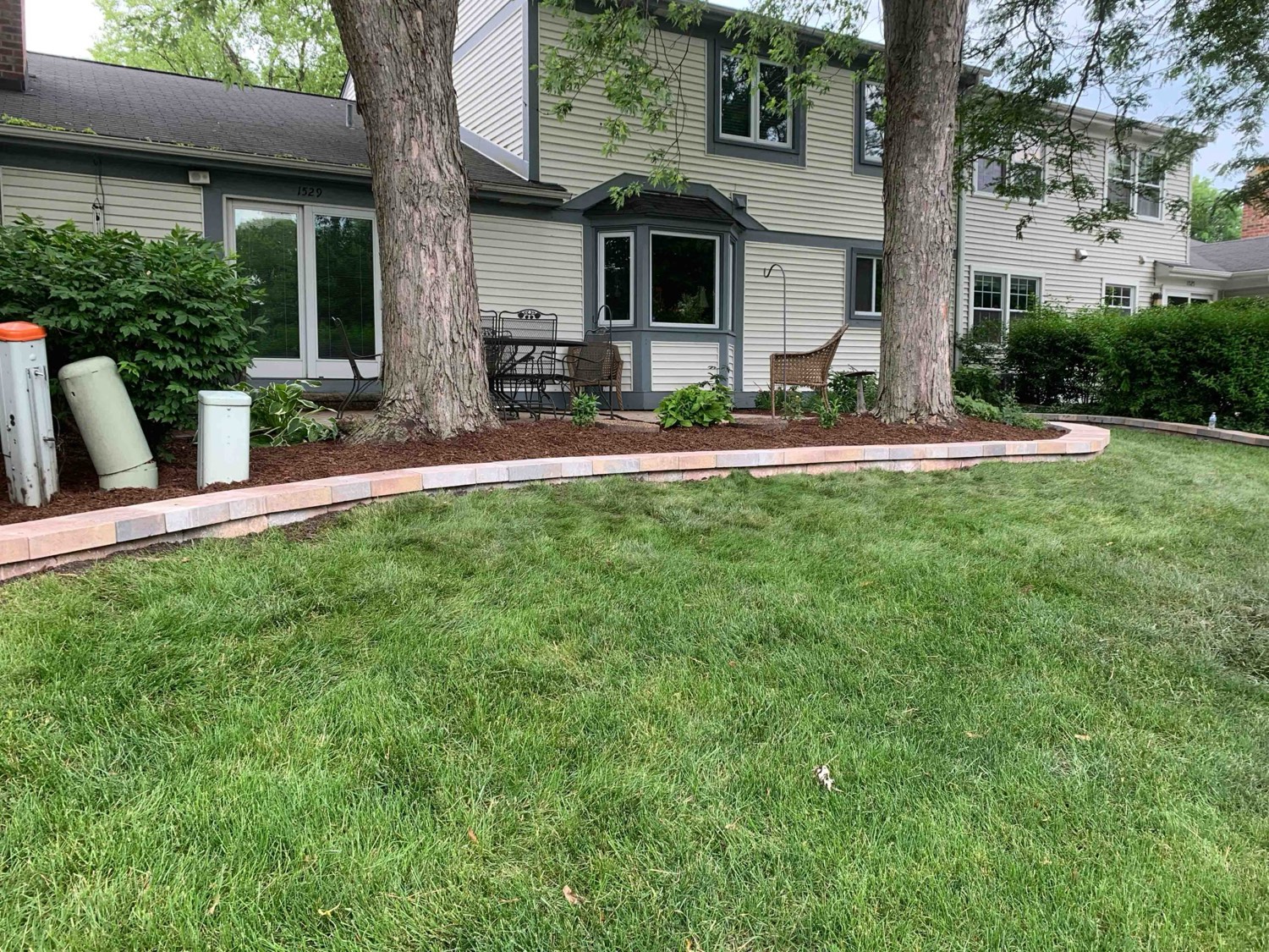 Paver bed edging by Durane’s Landscaping